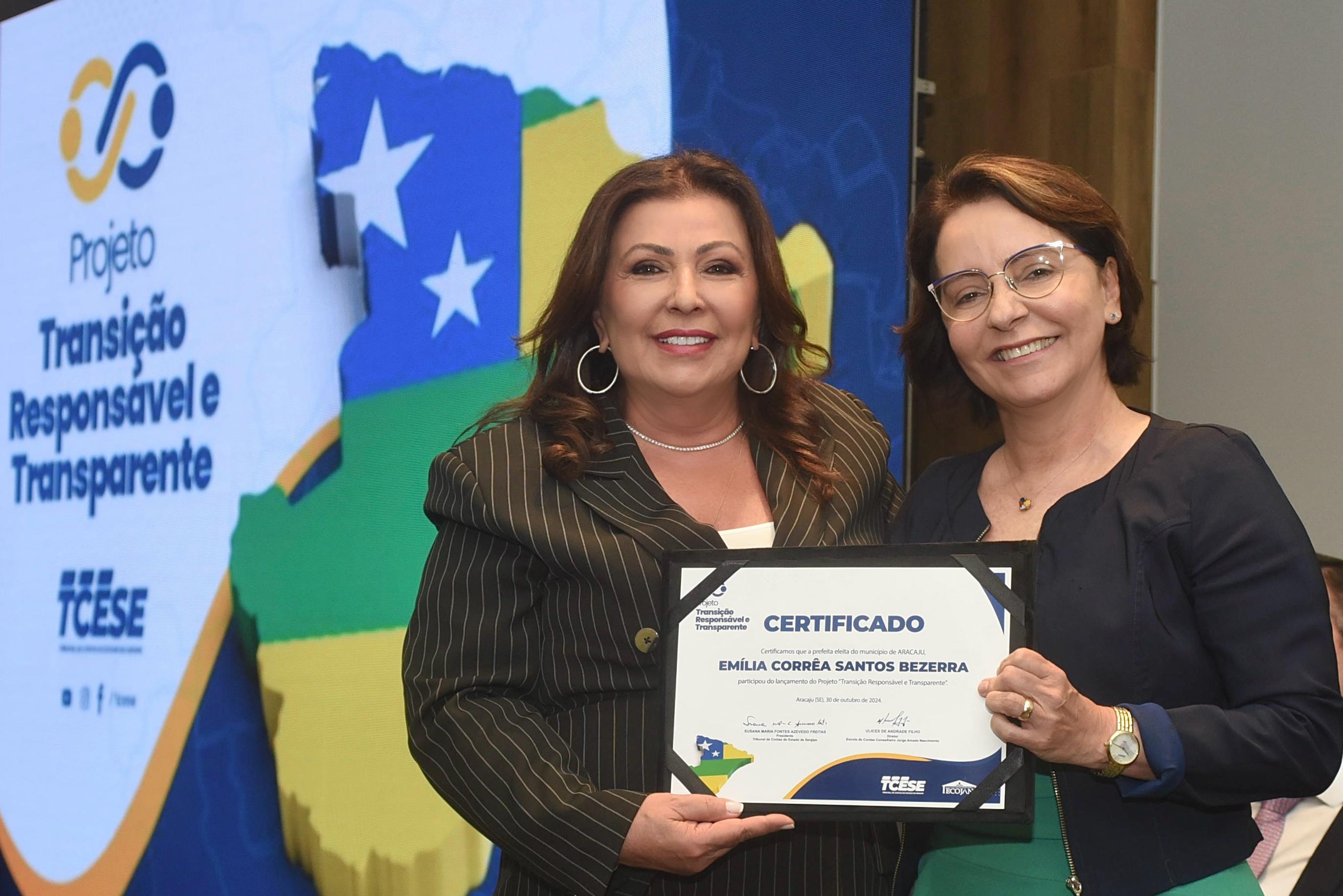 conselheira Susana Azevedo, presidente do TCE-SE e Drª Emília Corrêa, prefeita eleita de Aracaju | Fotos: Marcelle Cristine