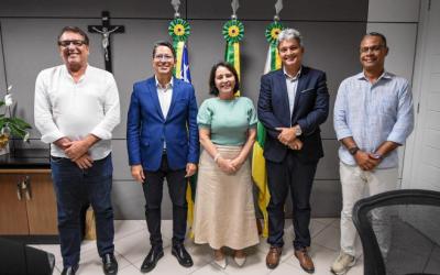 Samuel Carvalho participa de reunião sobre transporte coletivo com prefeitos da Grande Aracaju