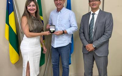 Senador Rogério recebe medalha da Polícia Federal em reconhecimento à sua atuação em prol da segurança pública em Sergipe