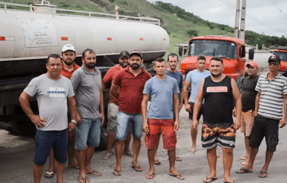 Atraso nos pagamentos leva pipeiros a ameaçarem suspender abastecimento no Nordeste